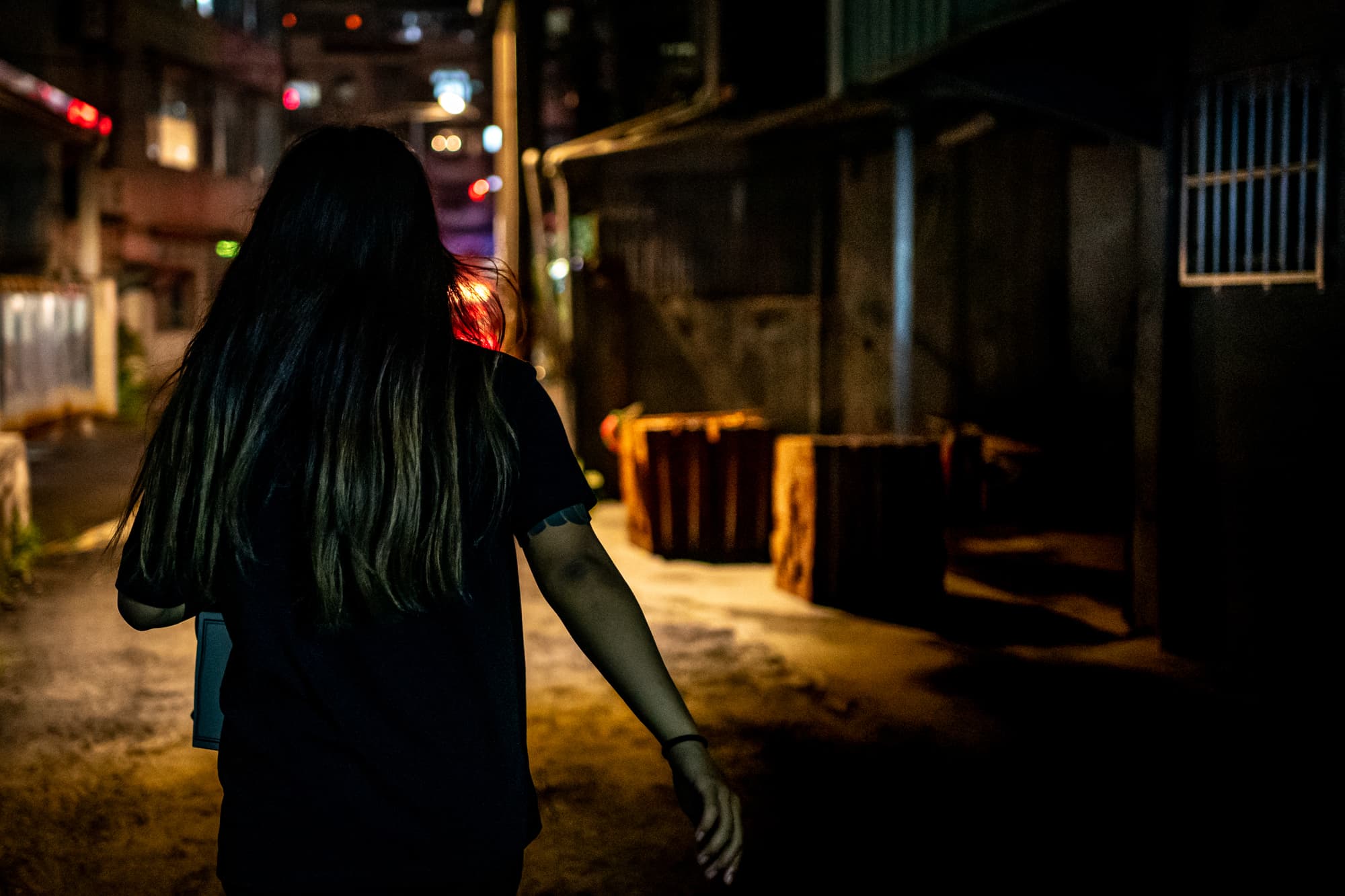 重回「廢墟少年」現場：那些深淵邊緣的孩子，與接住他們的人（測試）